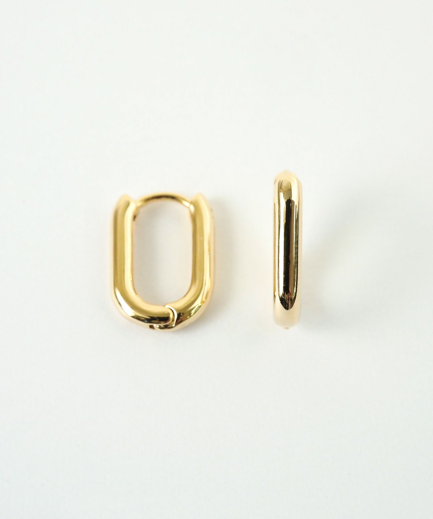 オーバルフープワンタッチピアス