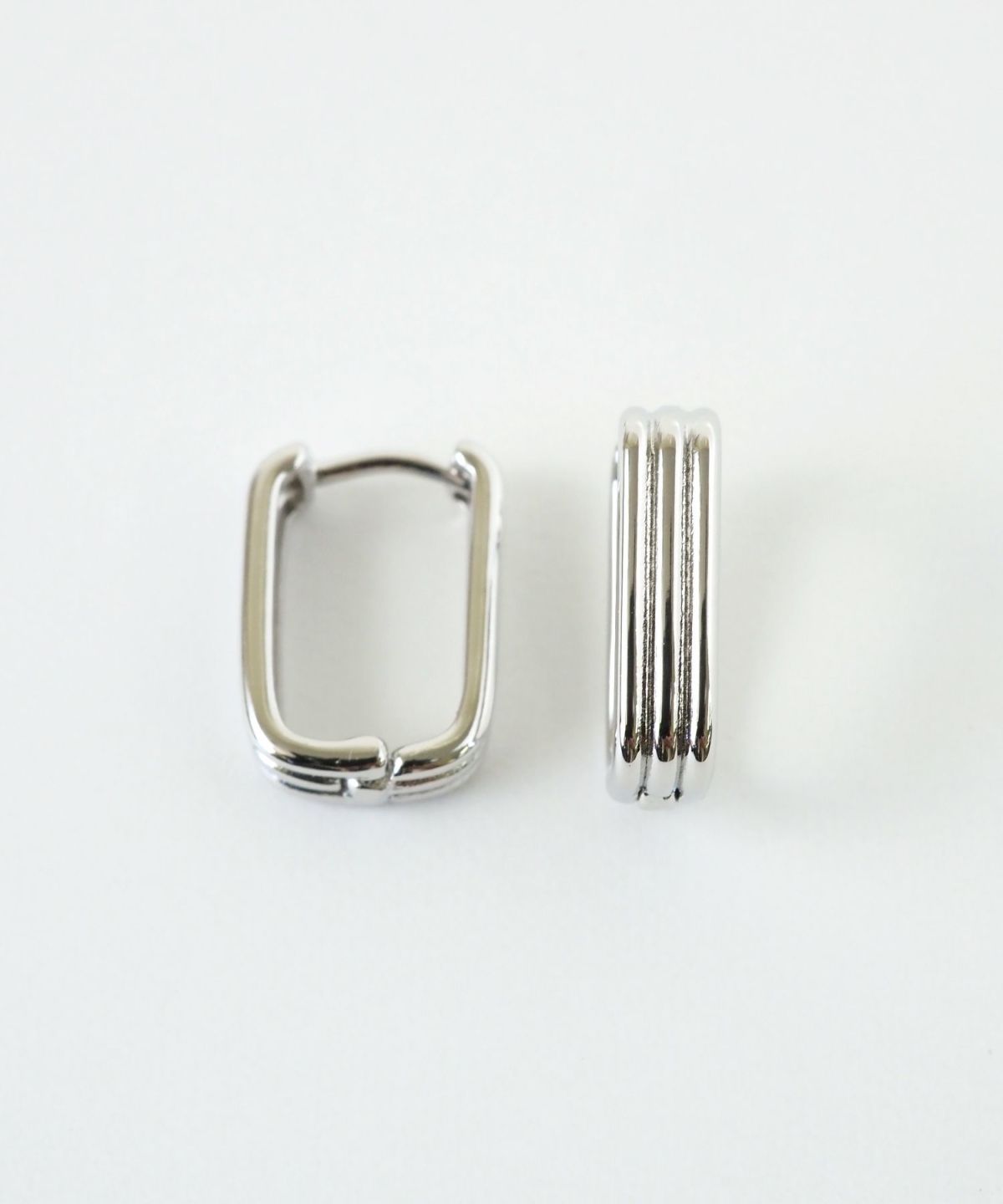 レクタングルフープワンタッチピアス