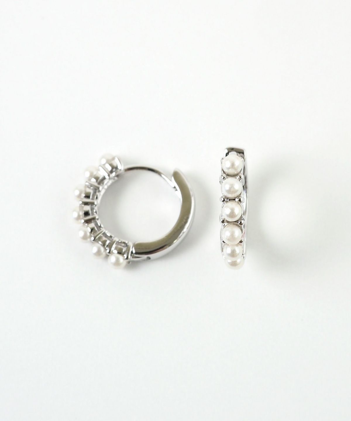 パールラインフープワンタッチピアス