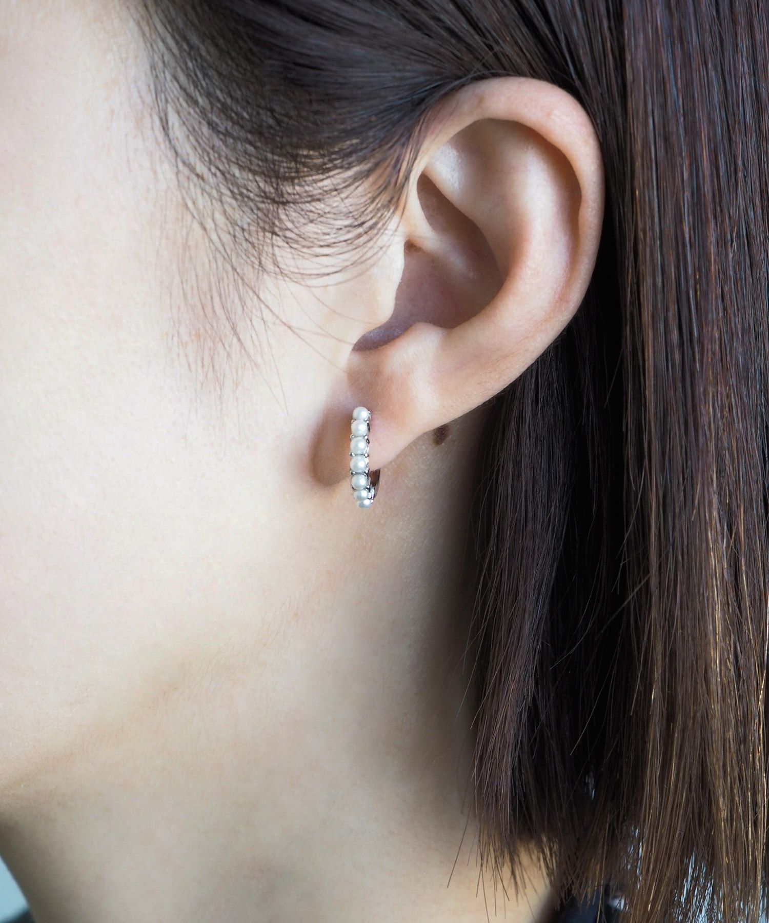 パールラインフープワンタッチピアス