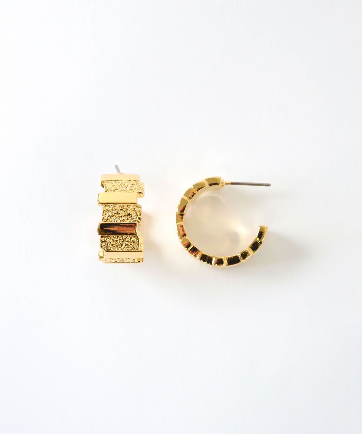 メタルタイルフープチタンポストピアス