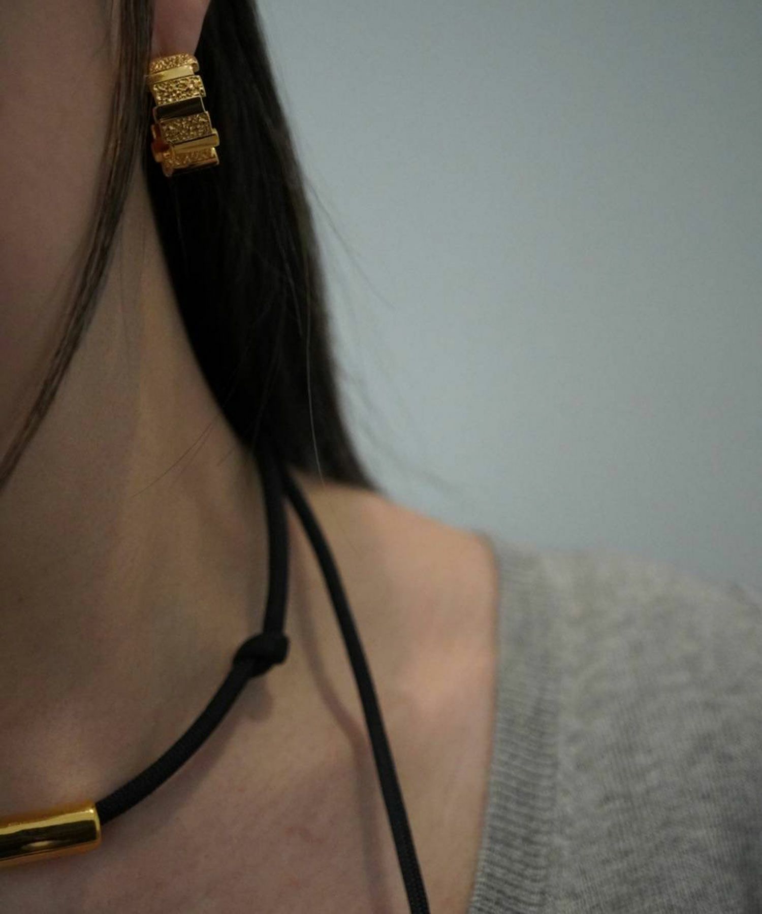 メタルタイルフープチタンポストピアス