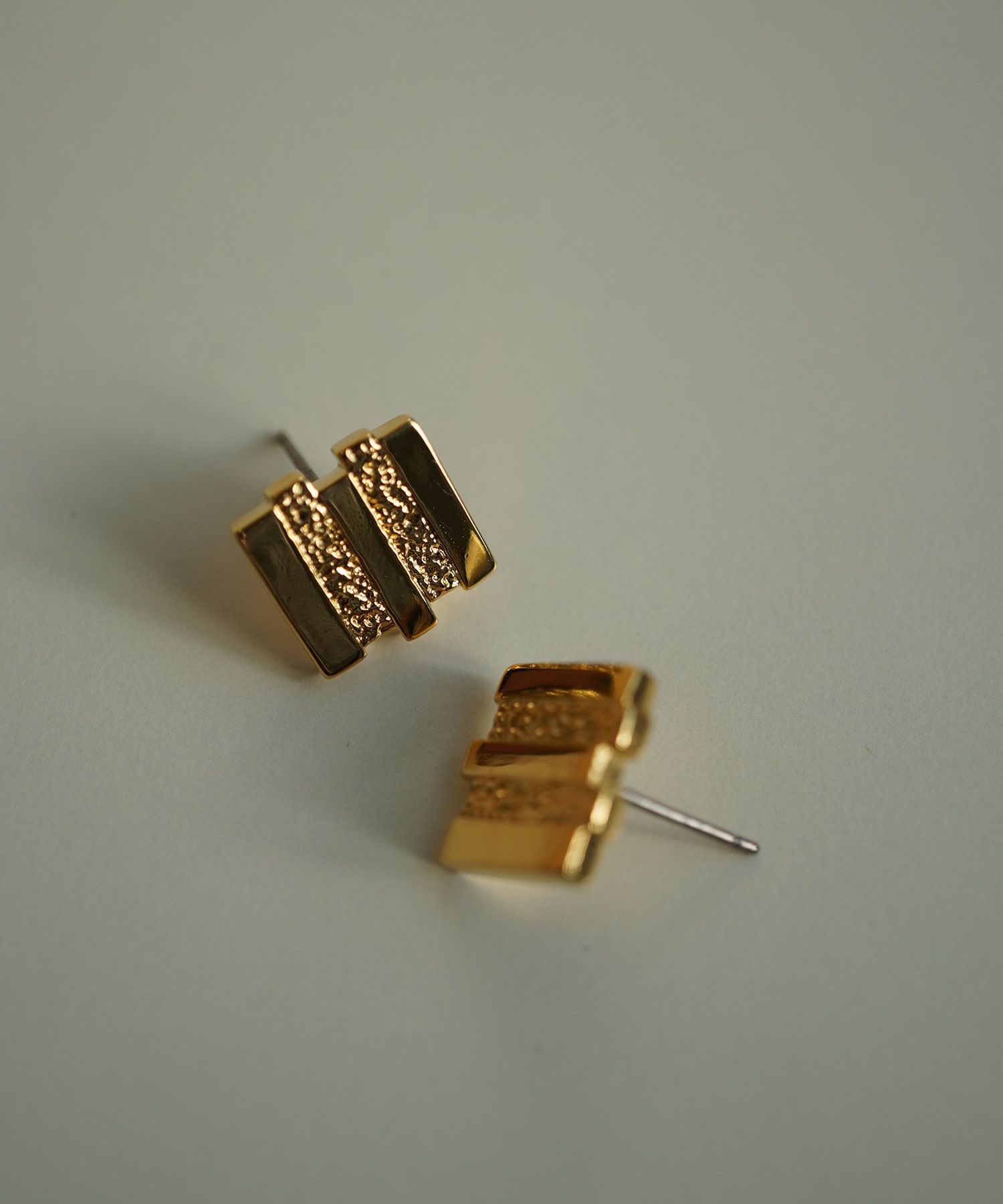 メタルタイルチタンポストピアス