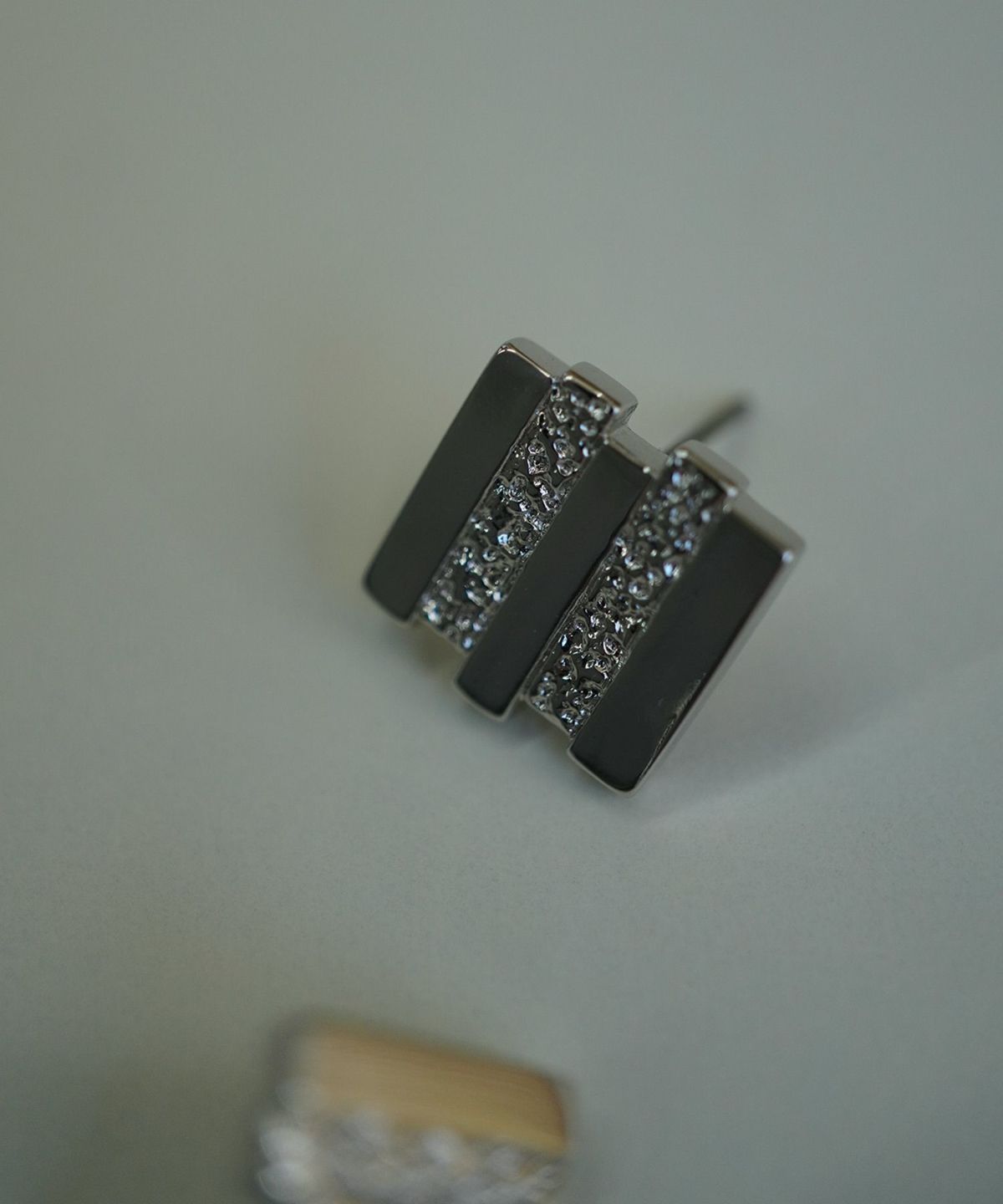 メタルタイルチタンポストピアス