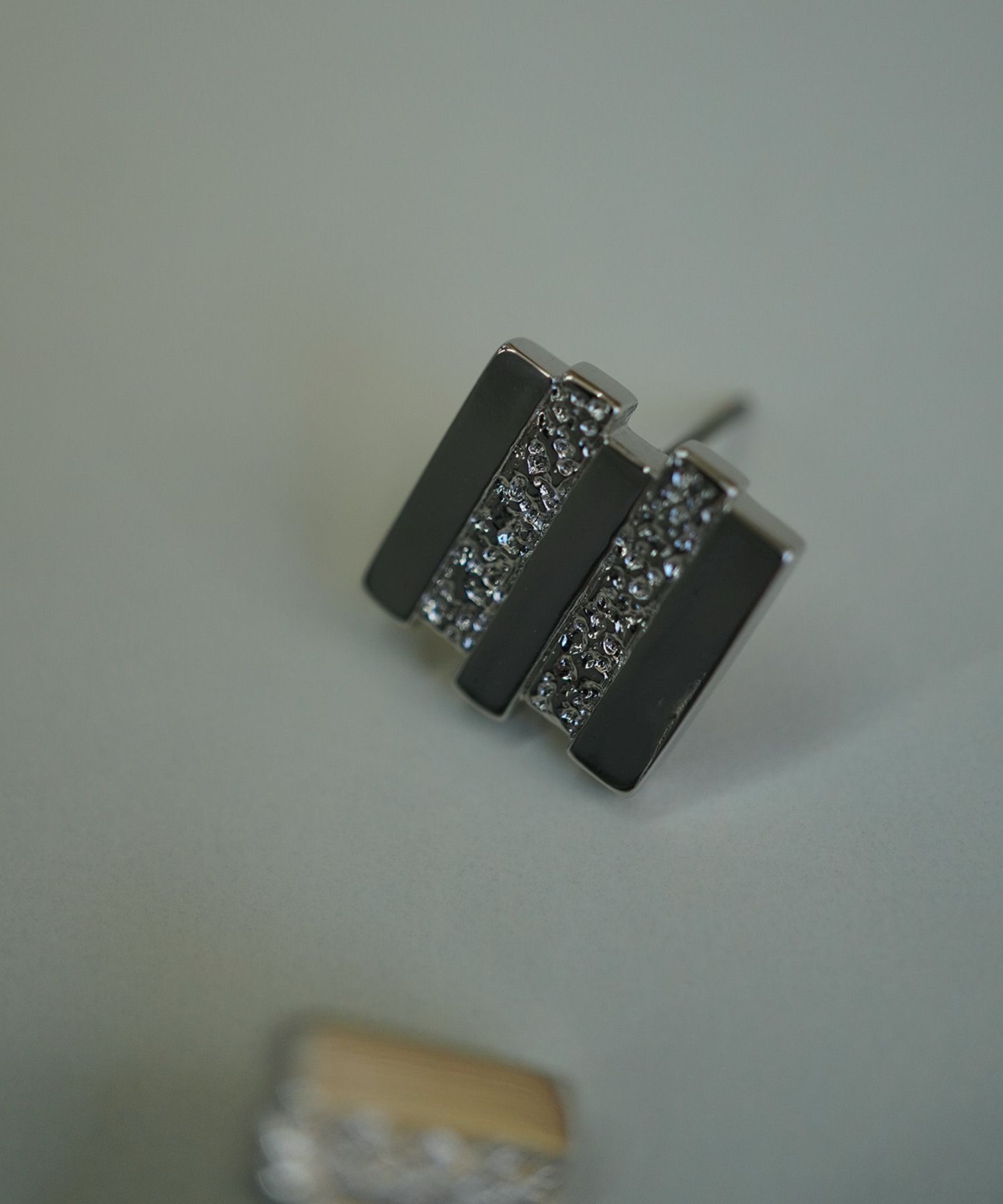 メタルタイルチタンポストピアス