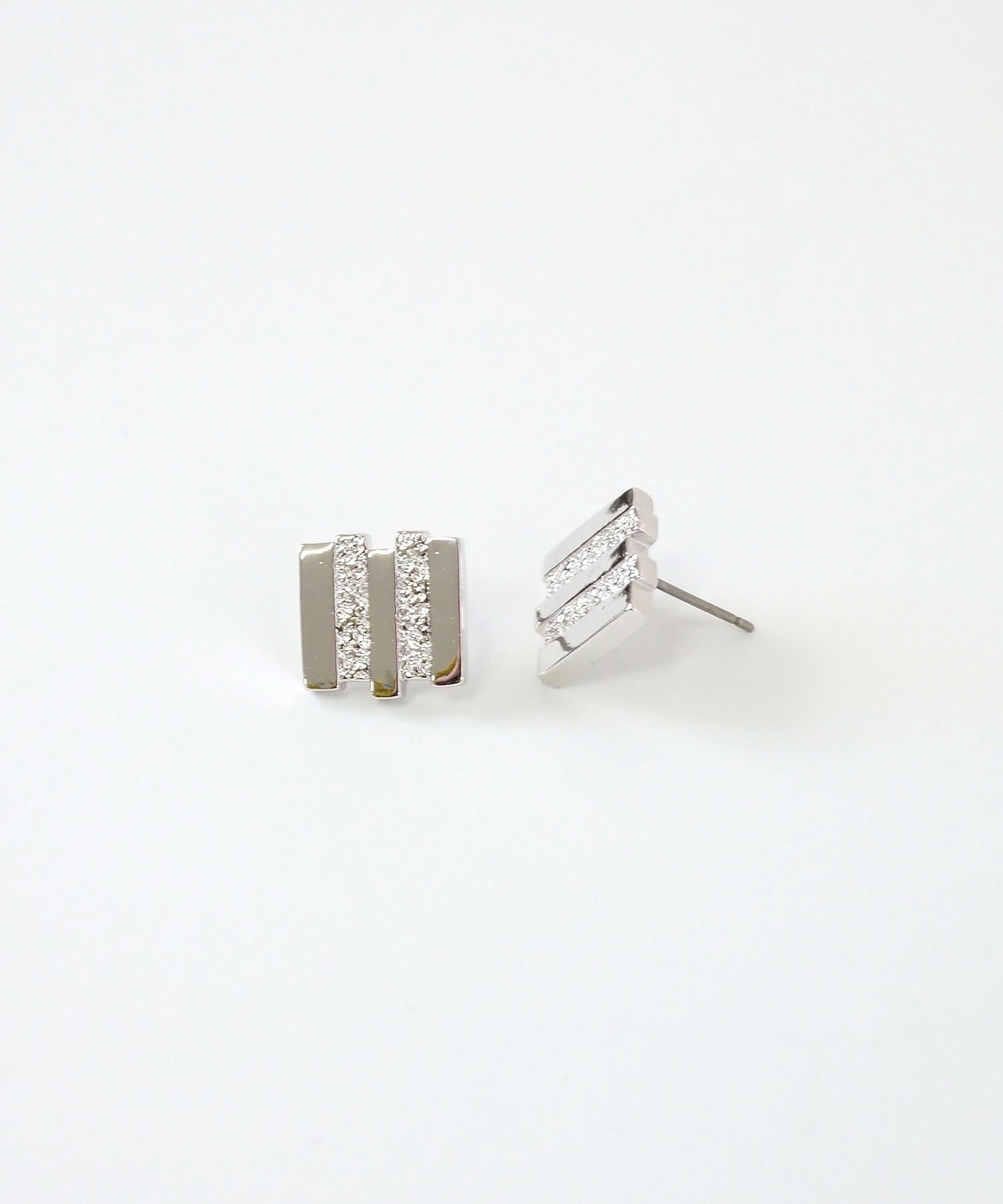 メタルタイルチタンポストピアス