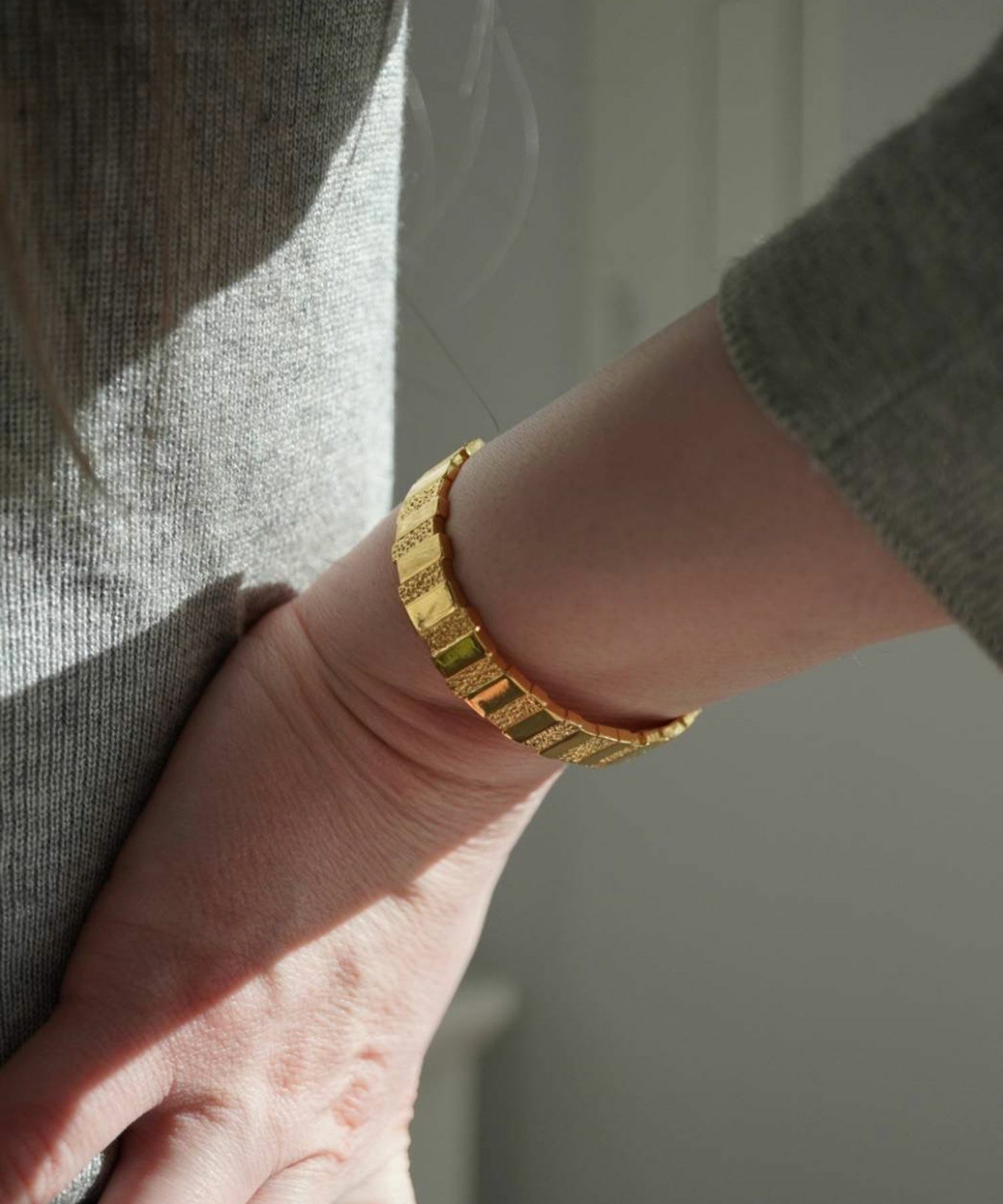 メタルタイルバングル