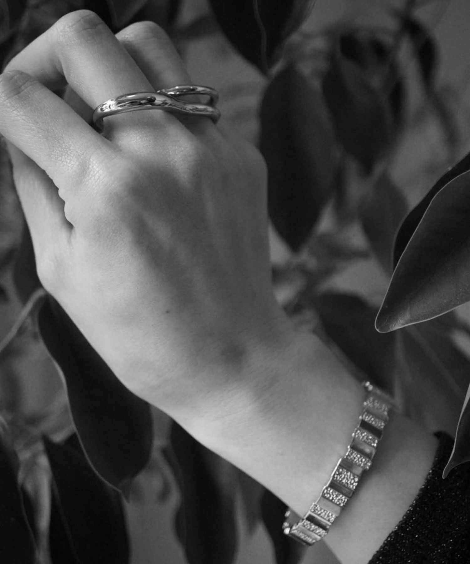 メタルタイルバングル