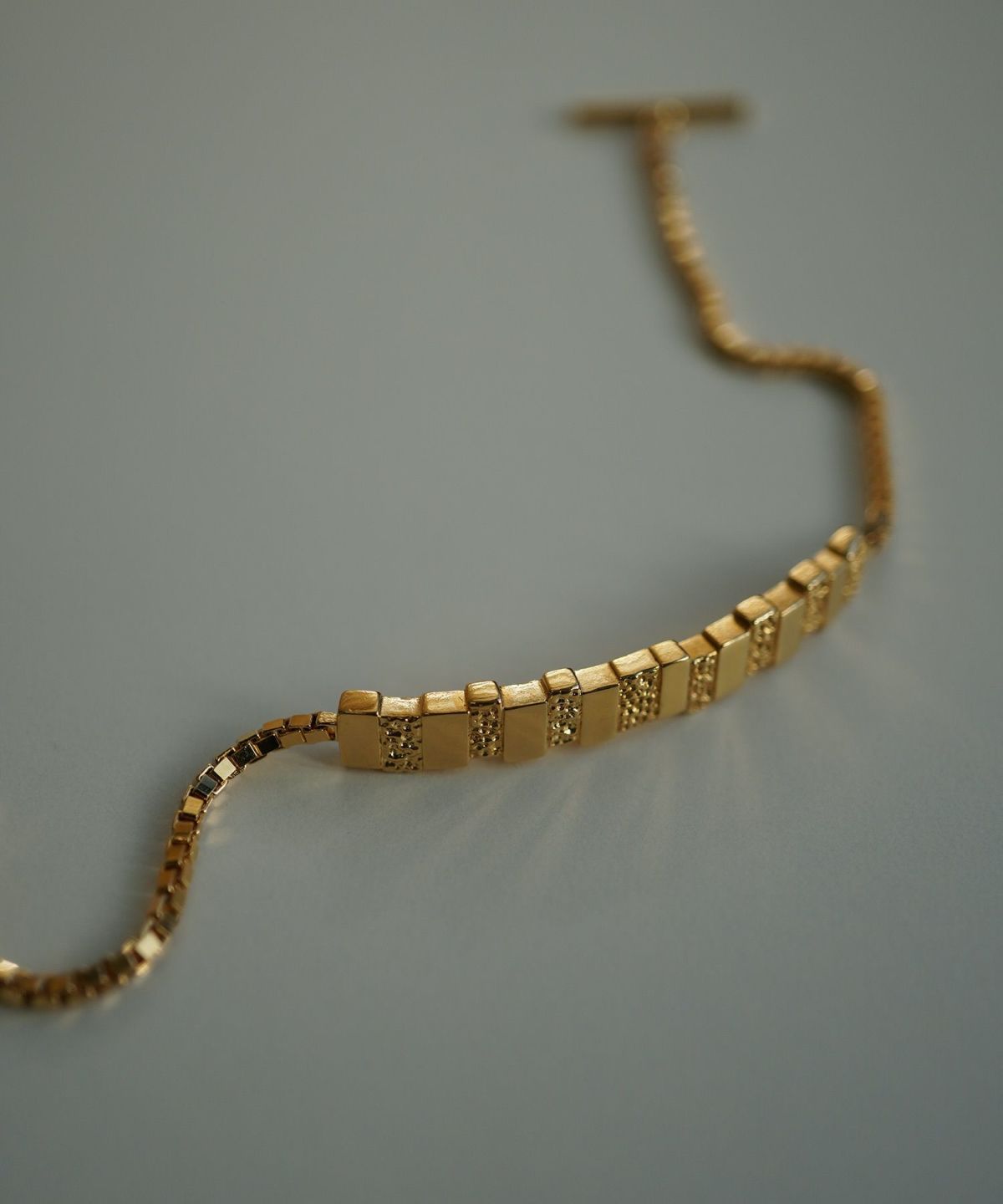 メタルタイルチェーンブレスレット