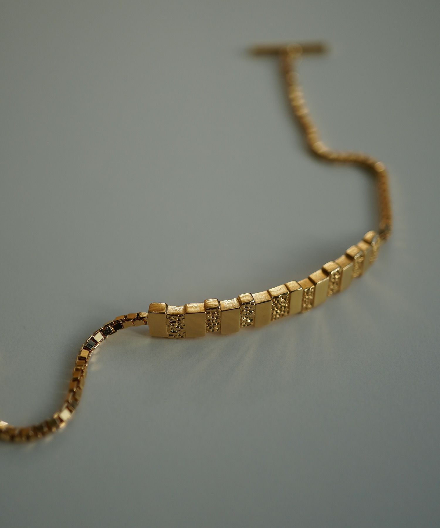 メタルタイルチェーンブレスレット