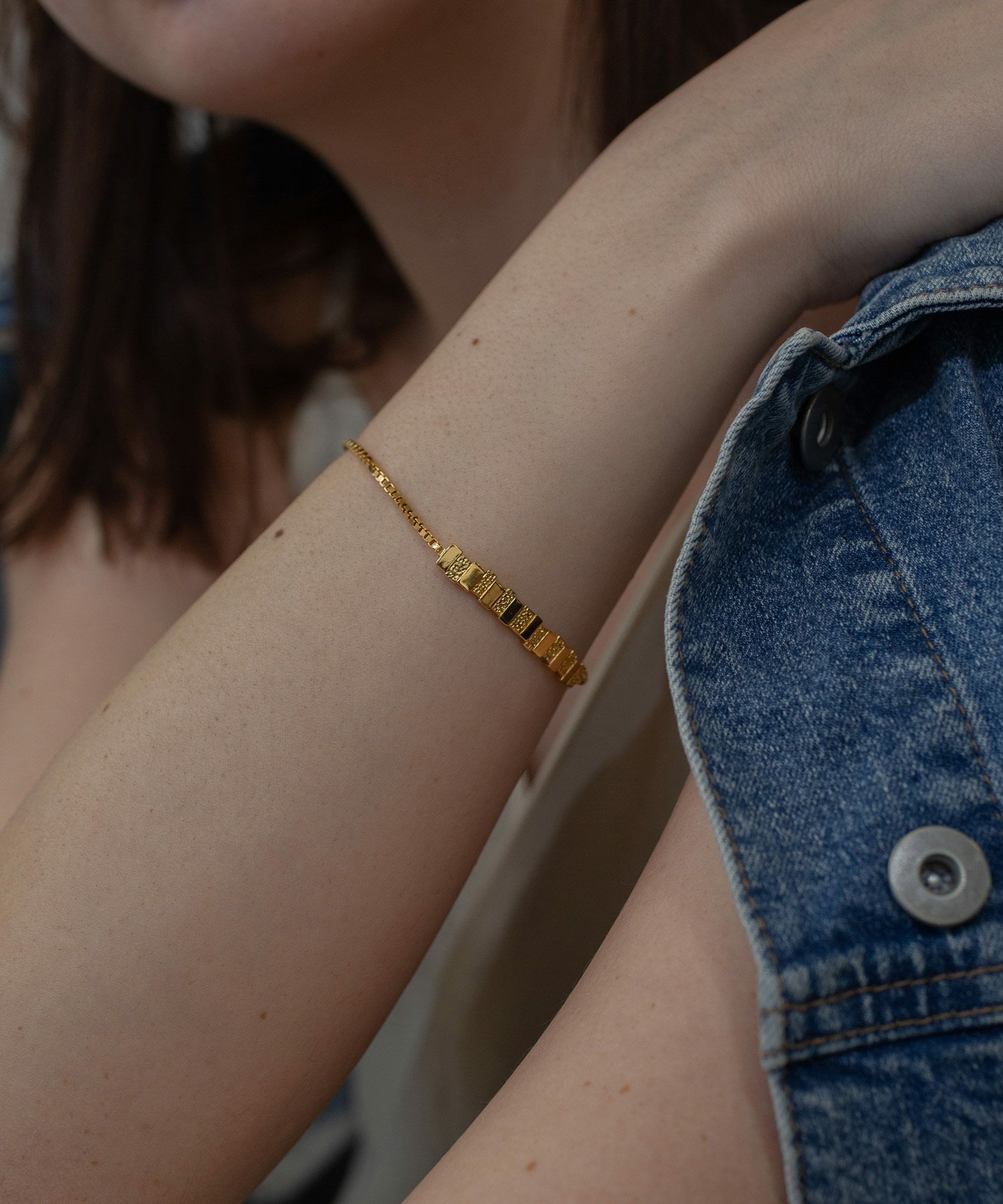 メタルタイルチェーンブレスレット