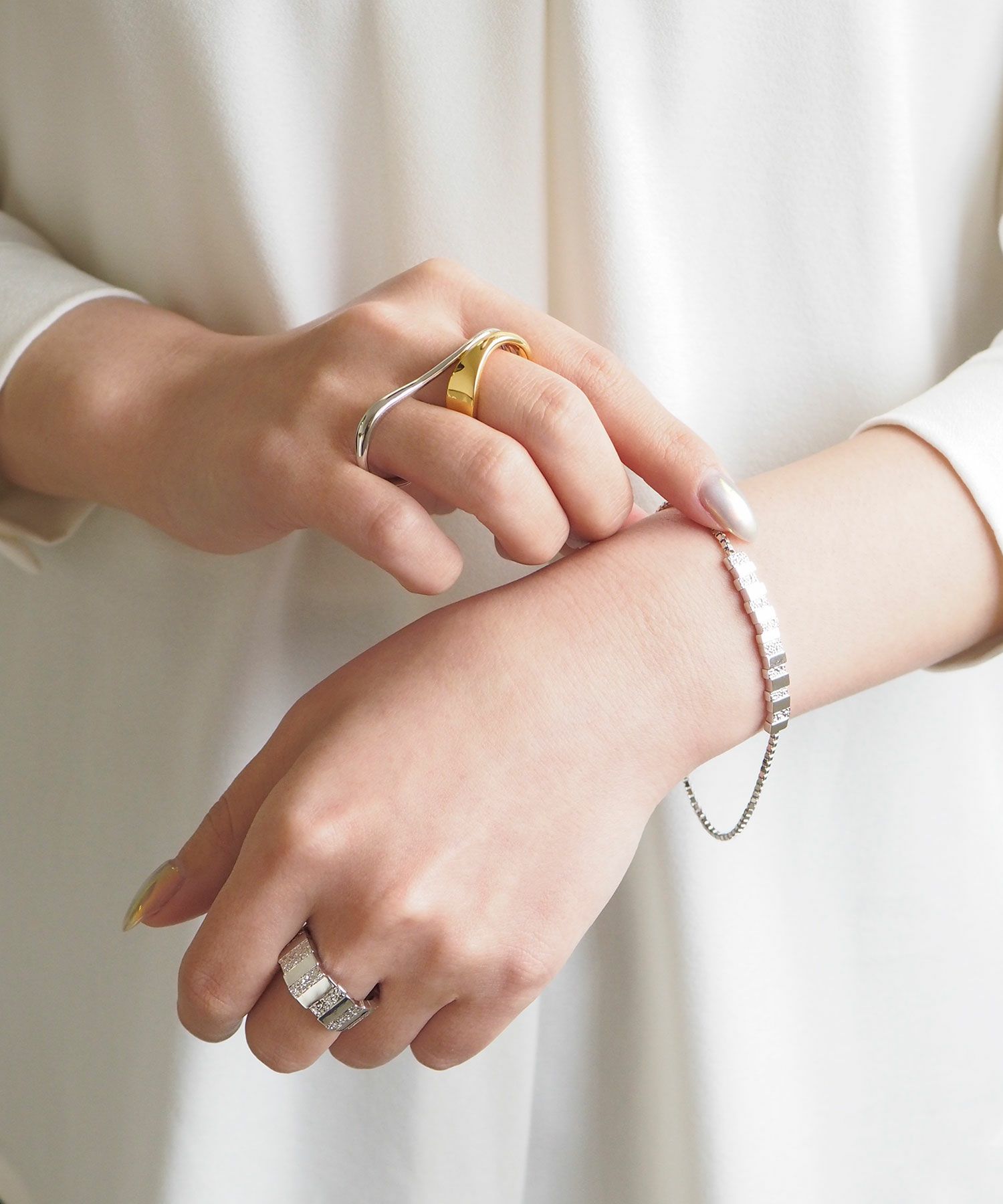 メタルタイルチェーンブレスレット