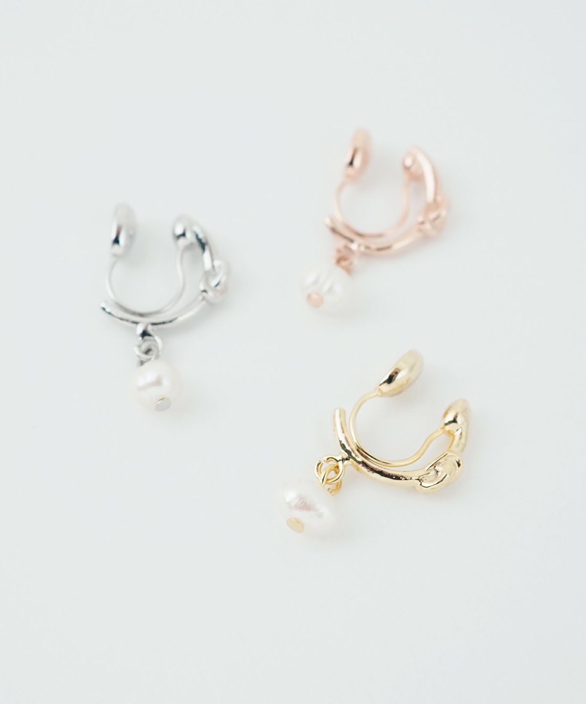 パールフープノンホールイヤリング