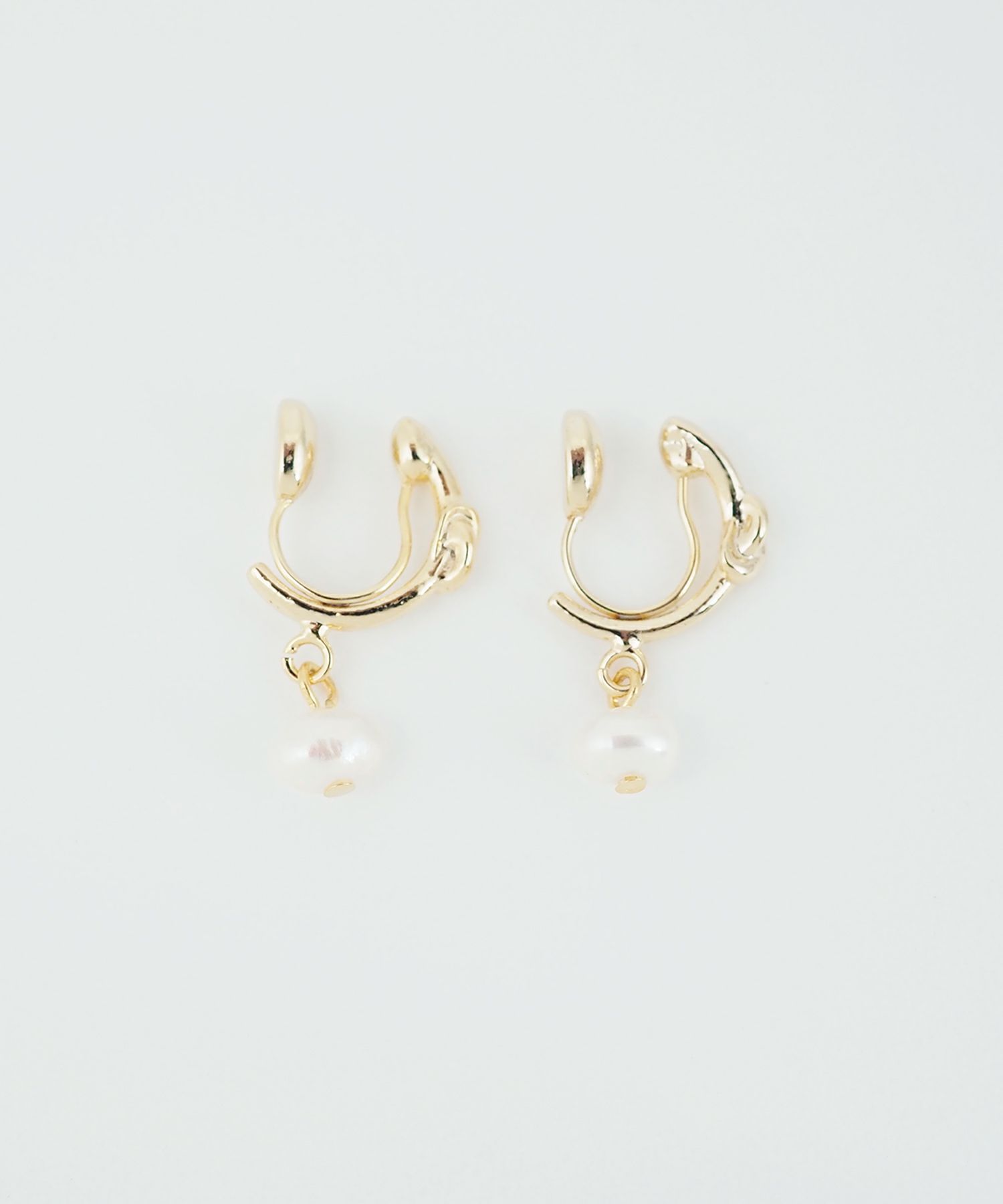 パールフープノンホールイヤリング