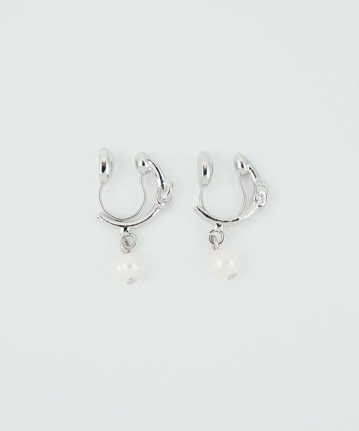 パールフープノンホールイヤリング