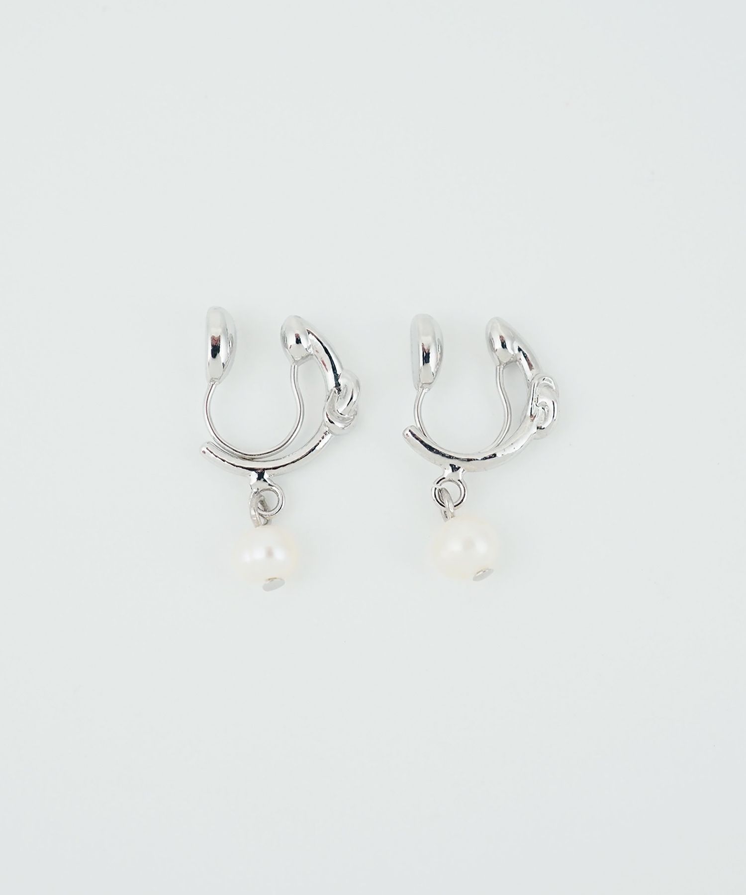 パールフープノンホールイヤリング