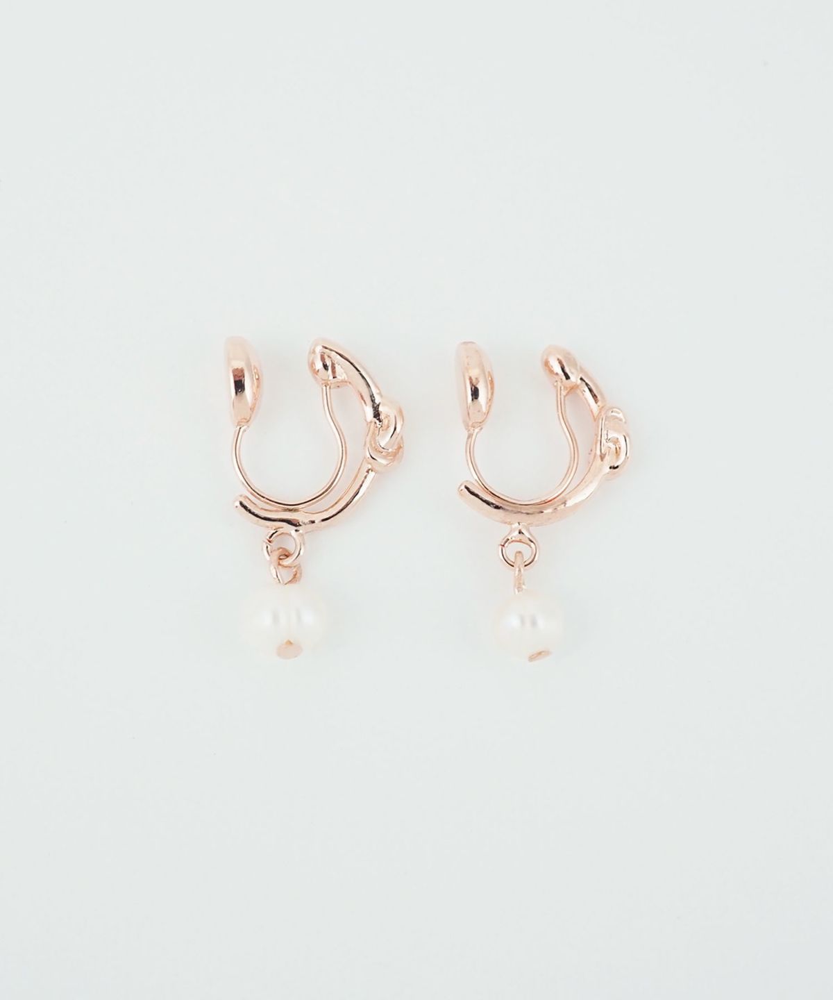 パールフープノンホールイヤリング