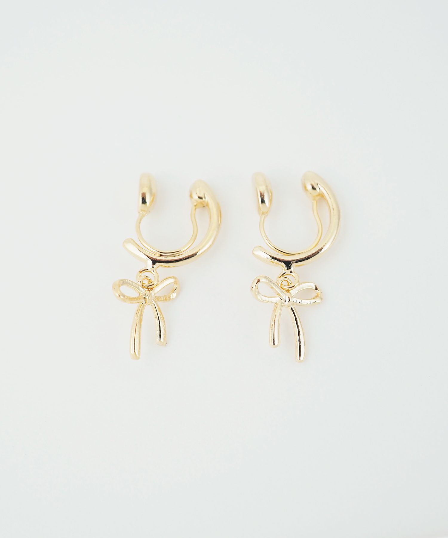 リボンフープノンホールイヤリング