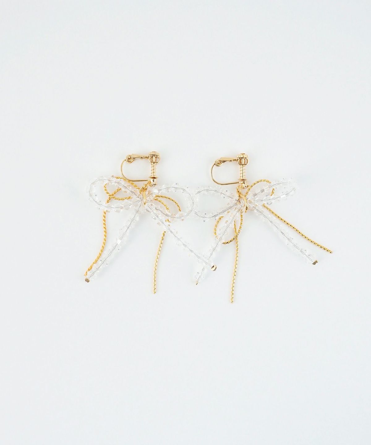 ダブルリボンビーズIMFスプリングイヤリング