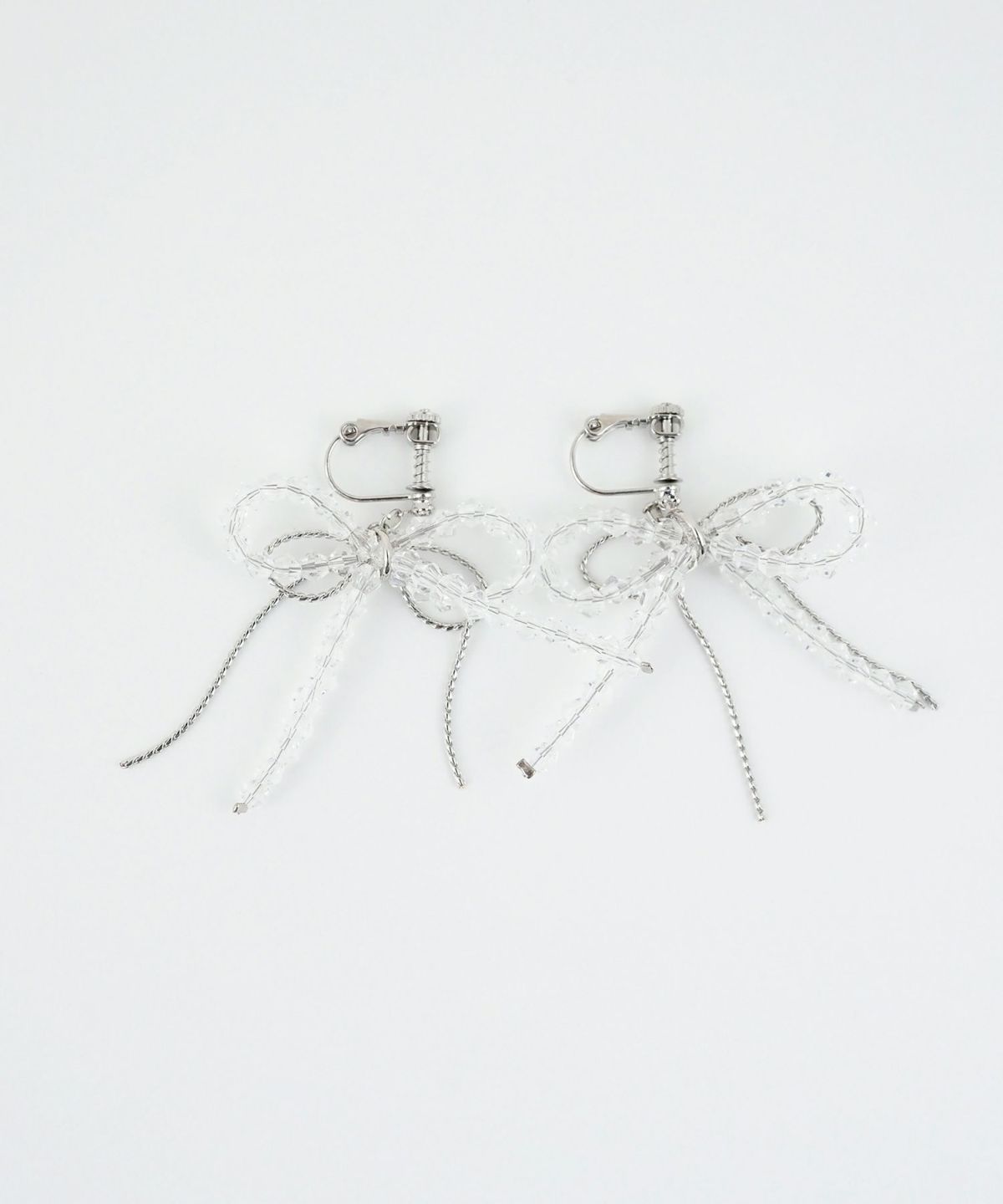 ダブルリボンビーズIMFスプリングイヤリング