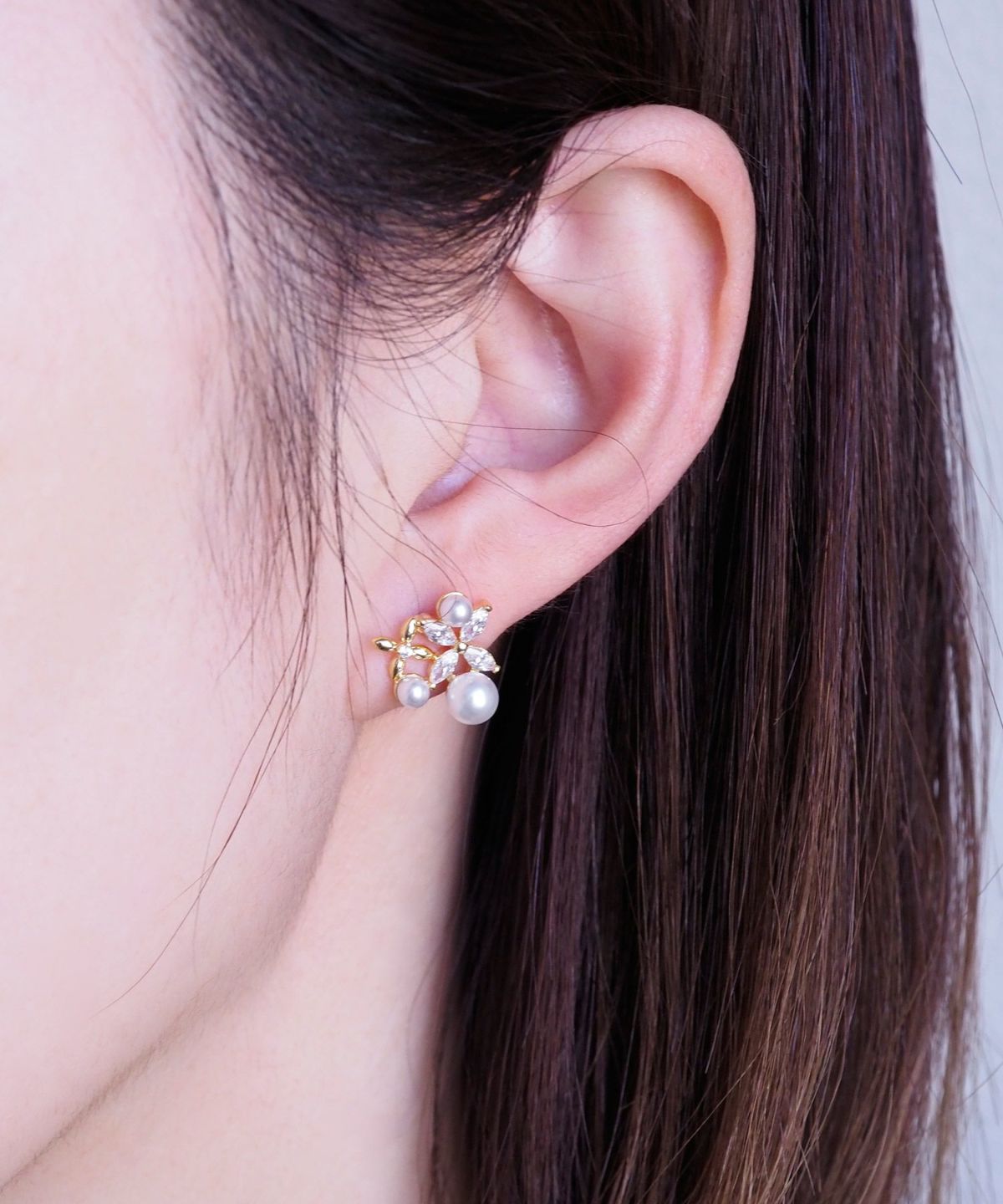 フラワービジューパールチタンポストピアス
