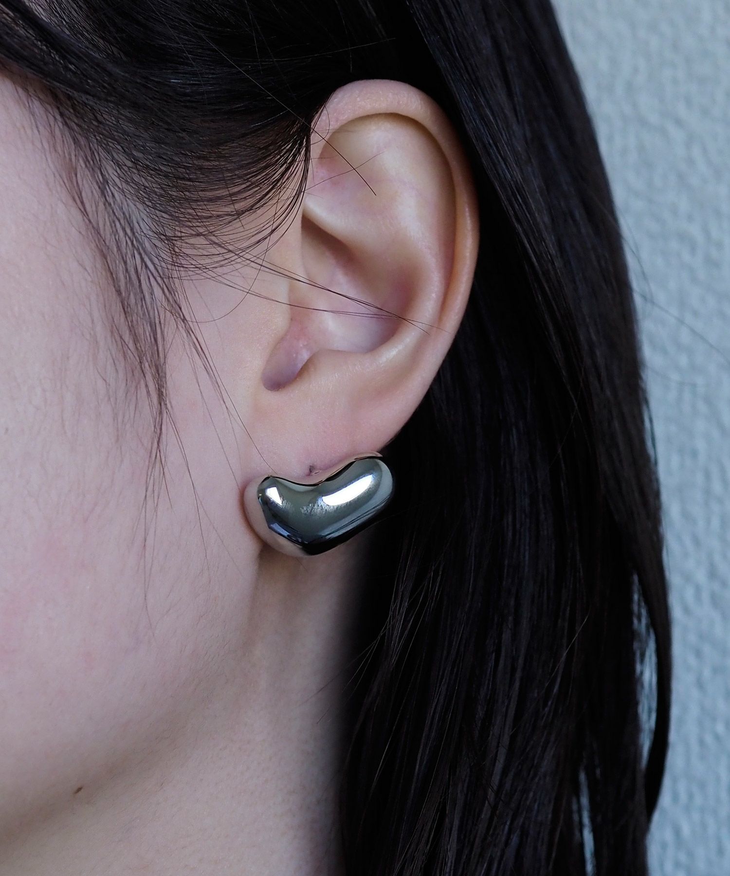 ハートチャビーチタンポストピアス【MUK lucenzio】