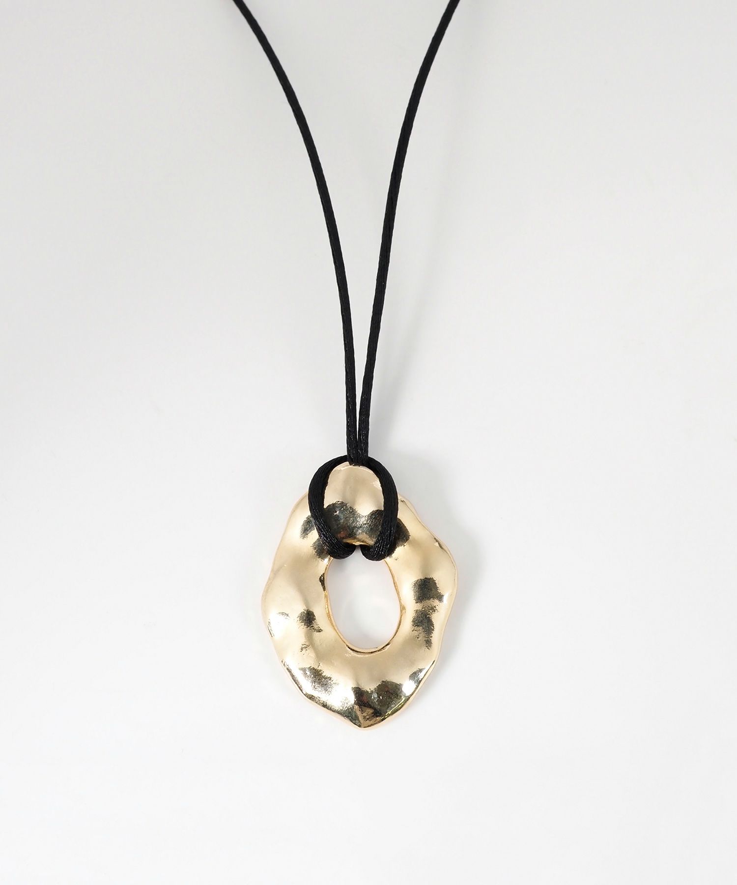 ニュアンスオーバルコードネックレス【MUK lucenzio】