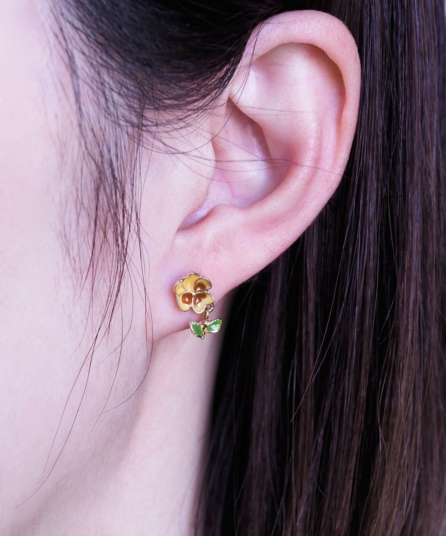 スイングリーフパンジーエポチタンポストピアス