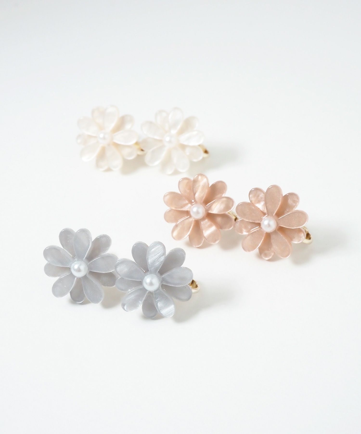 ペールフラワーイヤリング