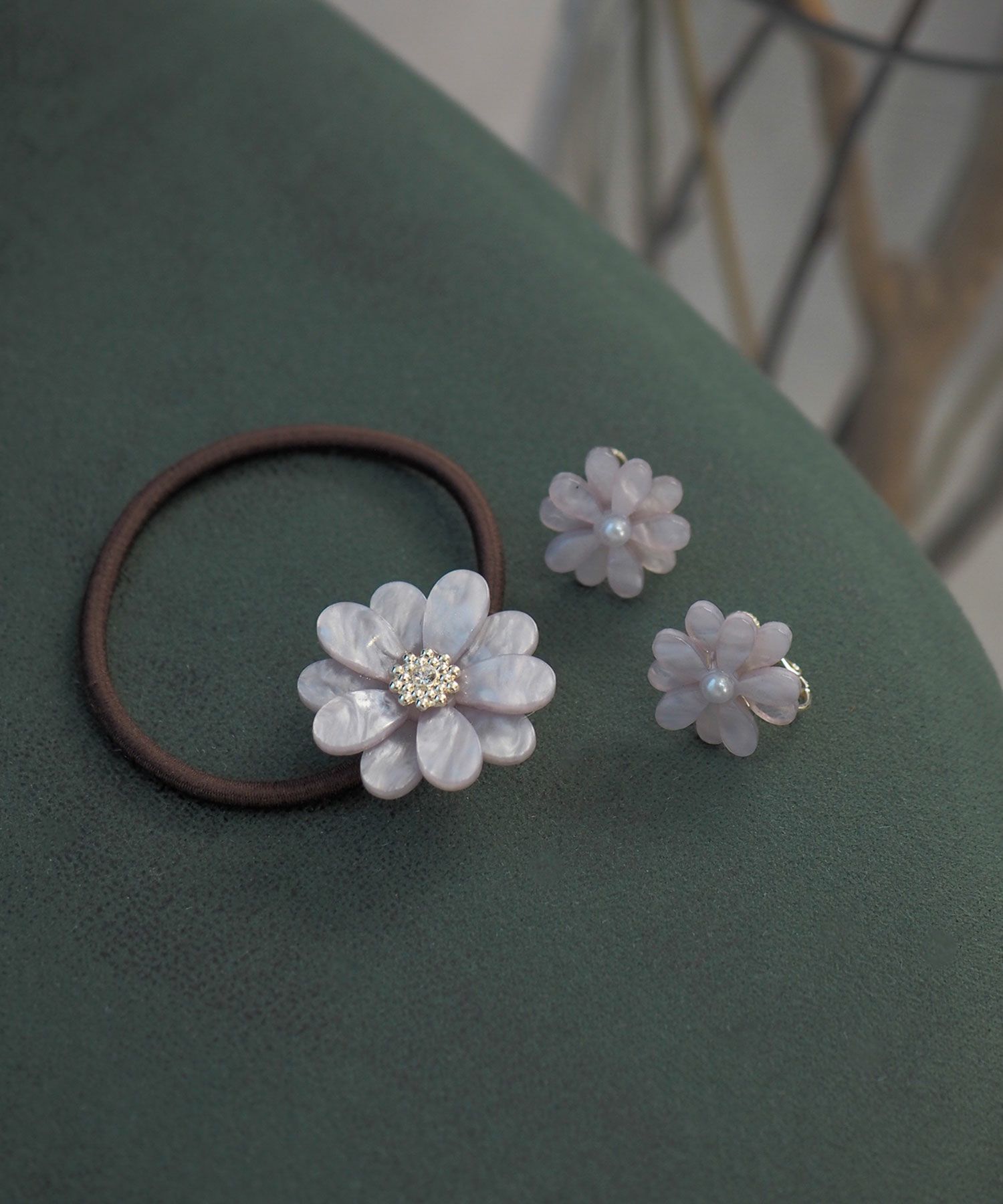 ペールフラワーイヤリング
