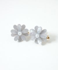 ペールフラワーイヤリング