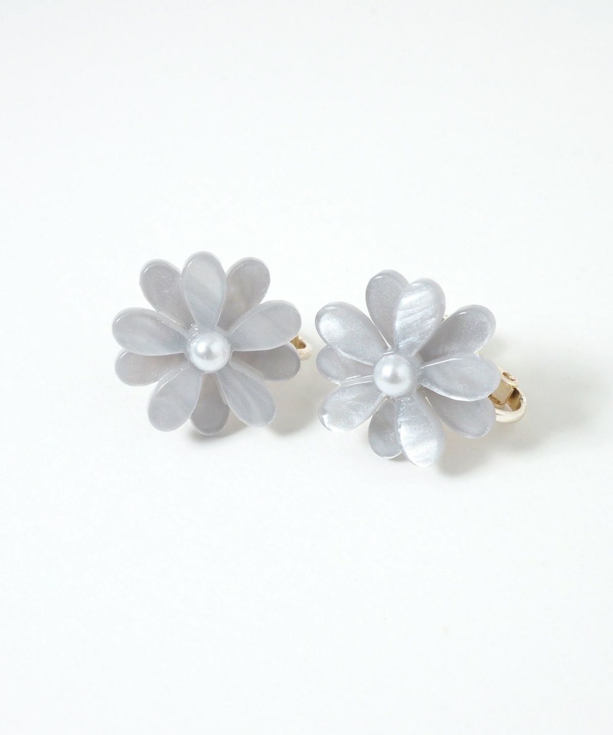 ペールフラワーイヤリング