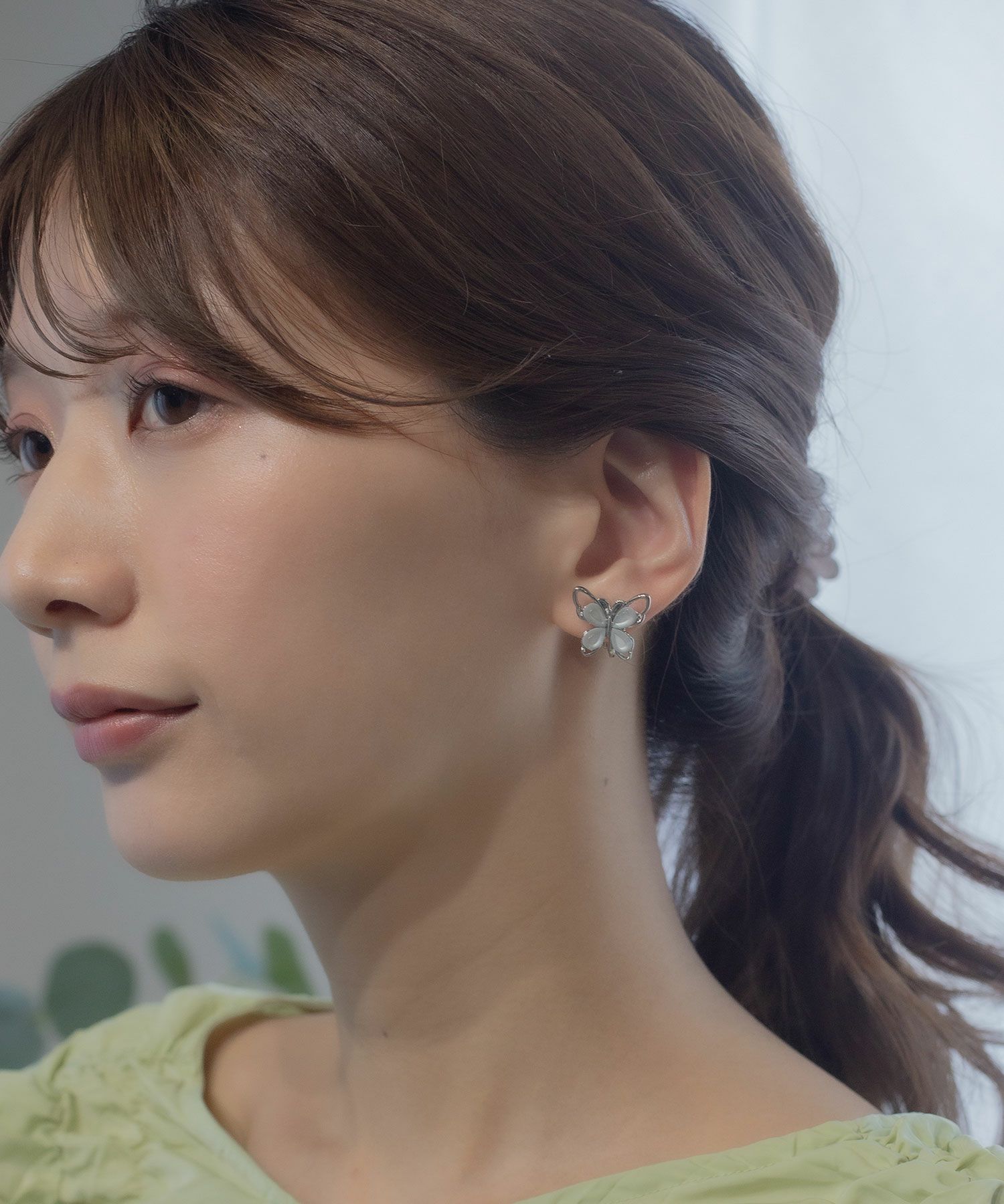 フラワーバタフライイヤリング