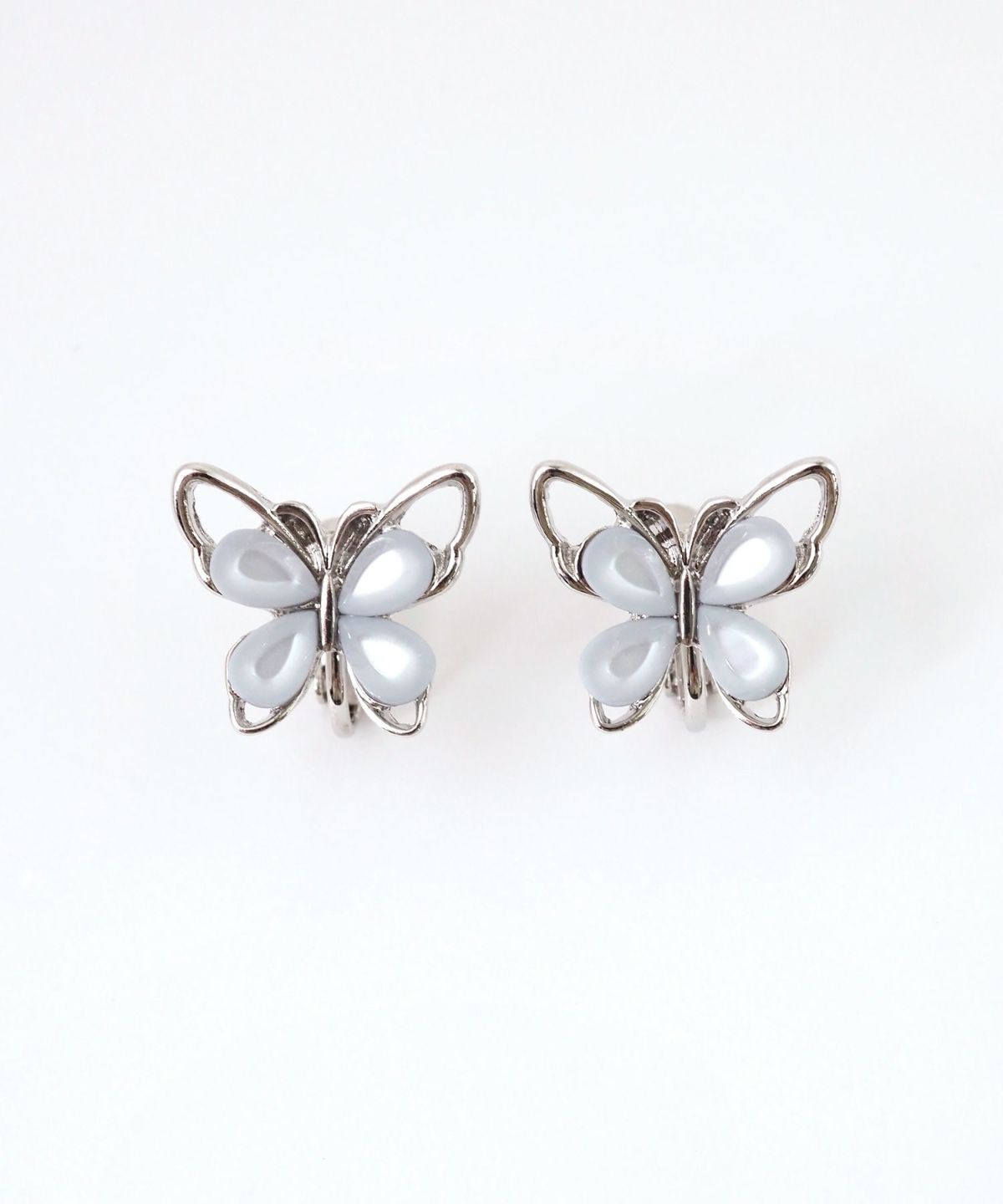 フラワーバタフライイヤリング