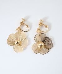 透かしフラワーイヤリング