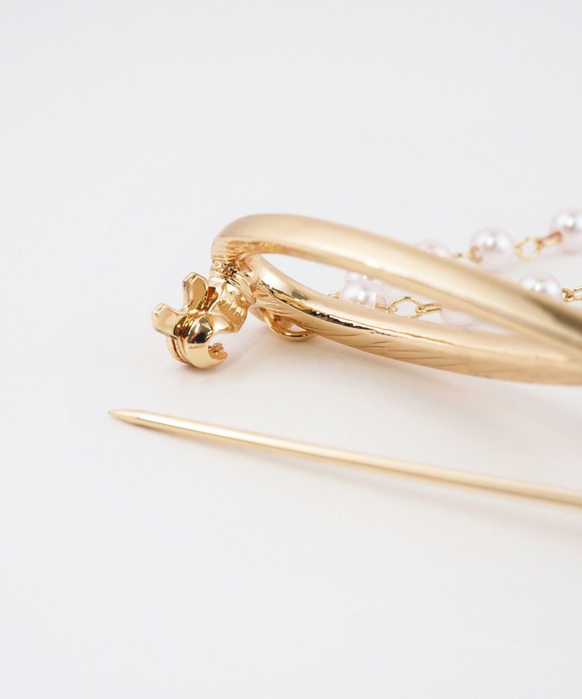 ニュアンスパールチェーンブローチ