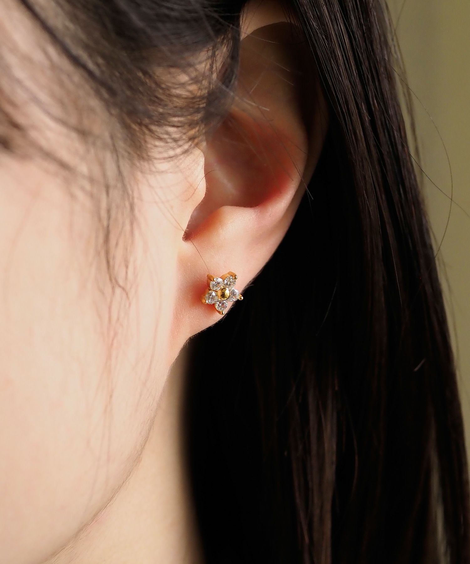 フラワージルコニアサージカルステンレスピアス