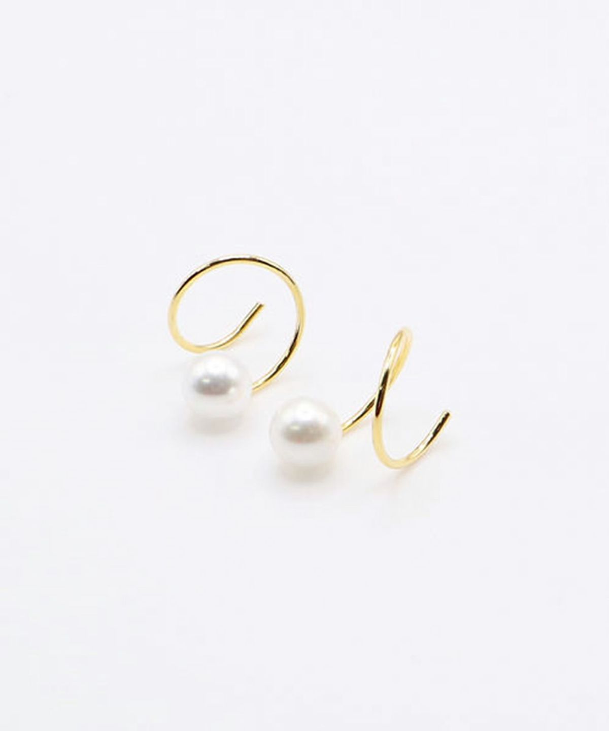 パールスパイラルピアス