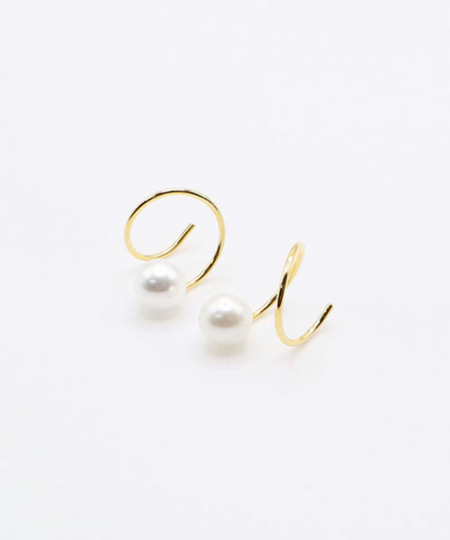 パールスパイラルピアス