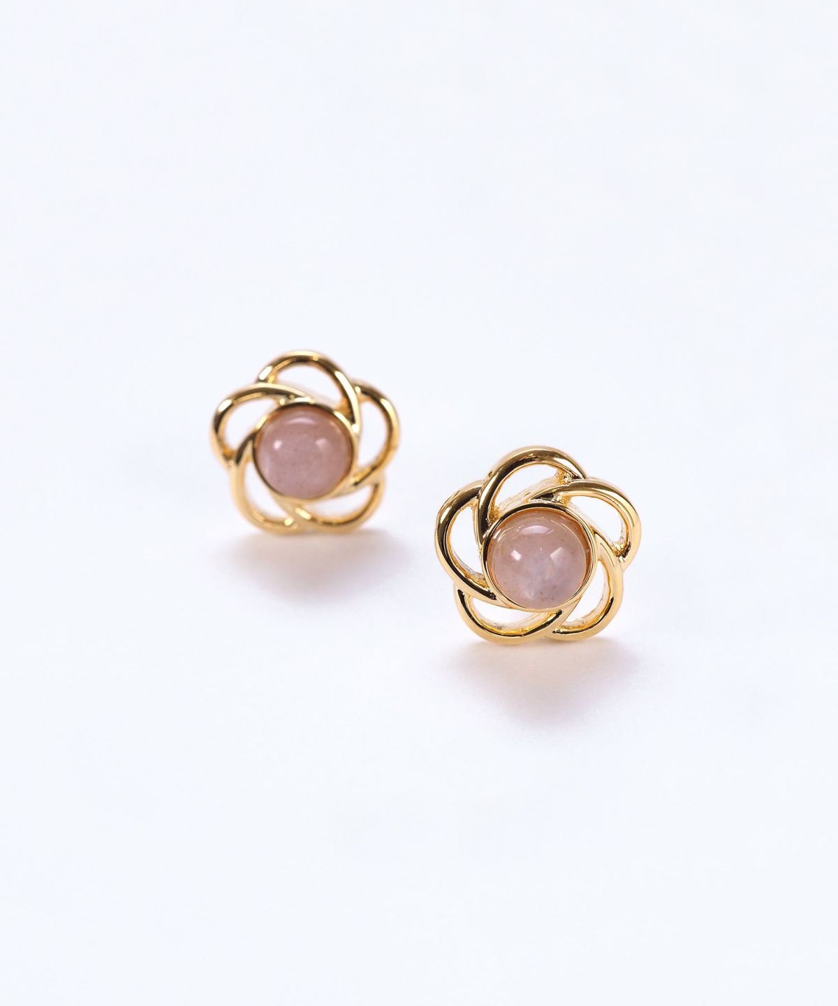 ナチュラルストーンフラワーチタンポストピアス