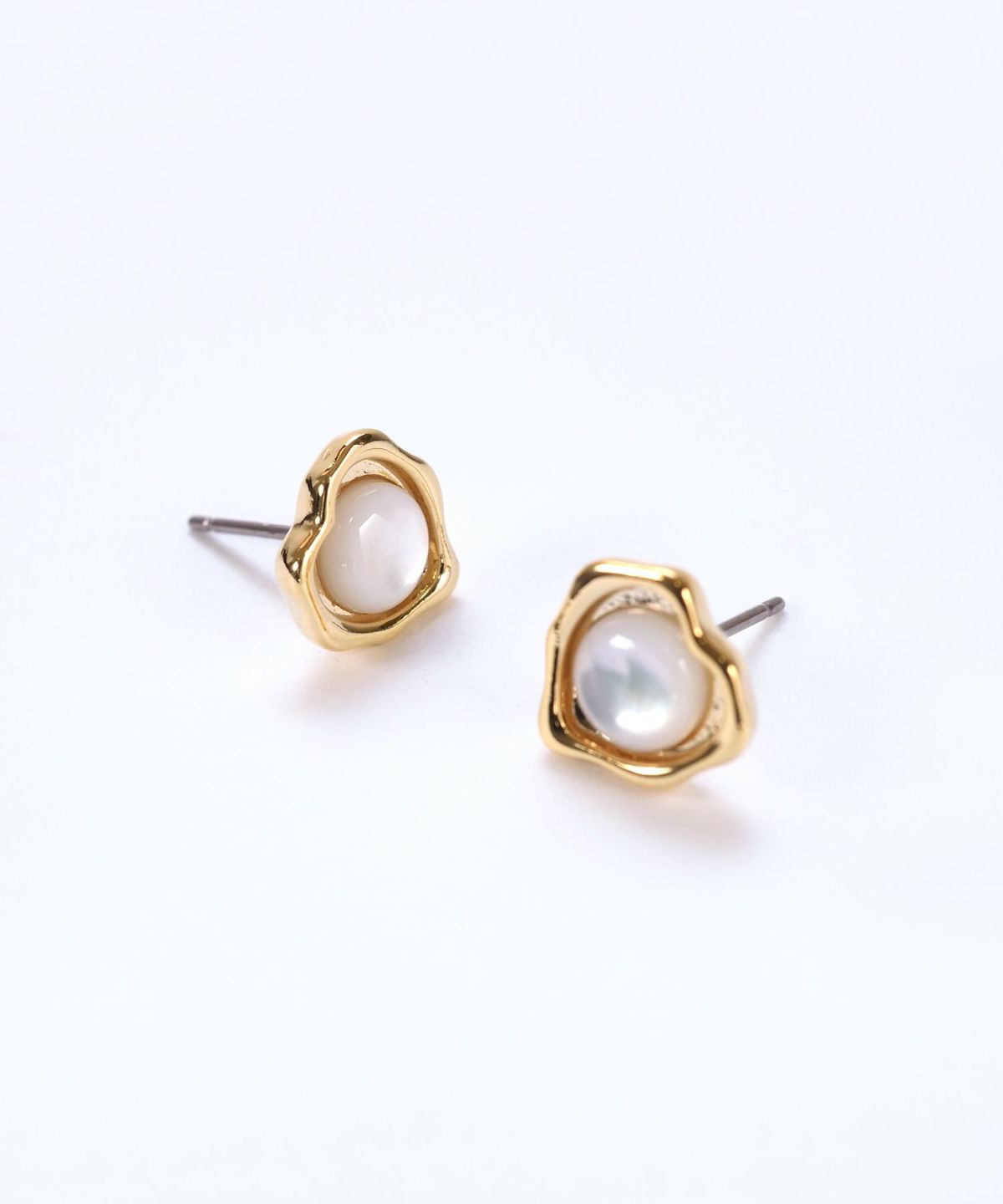 ナチュラルストーンハートチタンポストピアス