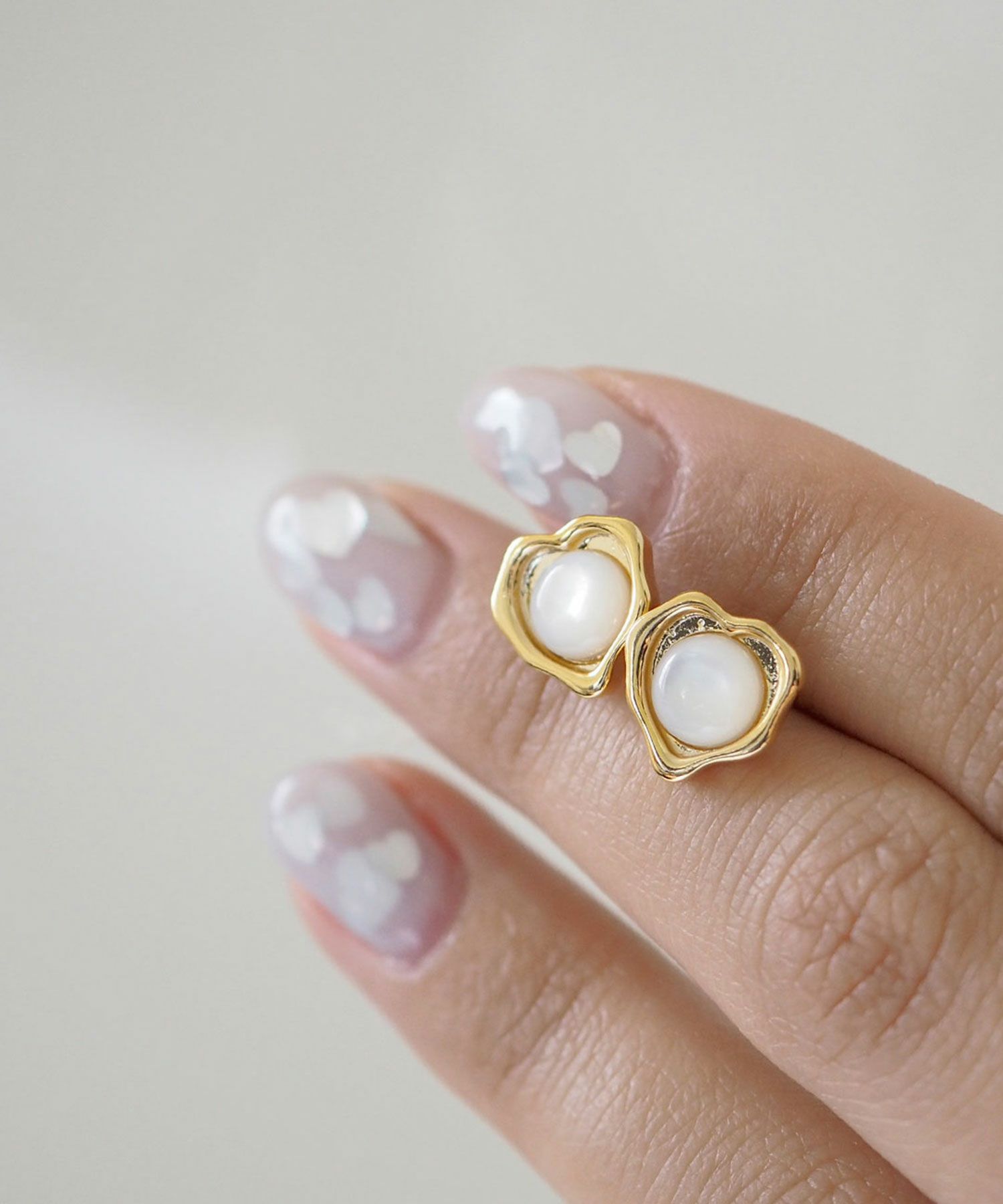 ナチュラルストーンハートチタンポストピアス