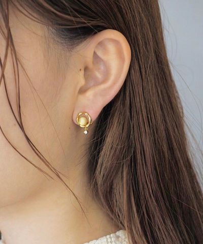 ニュアンスオーバルチタンポストピアス【MUK lucenzio