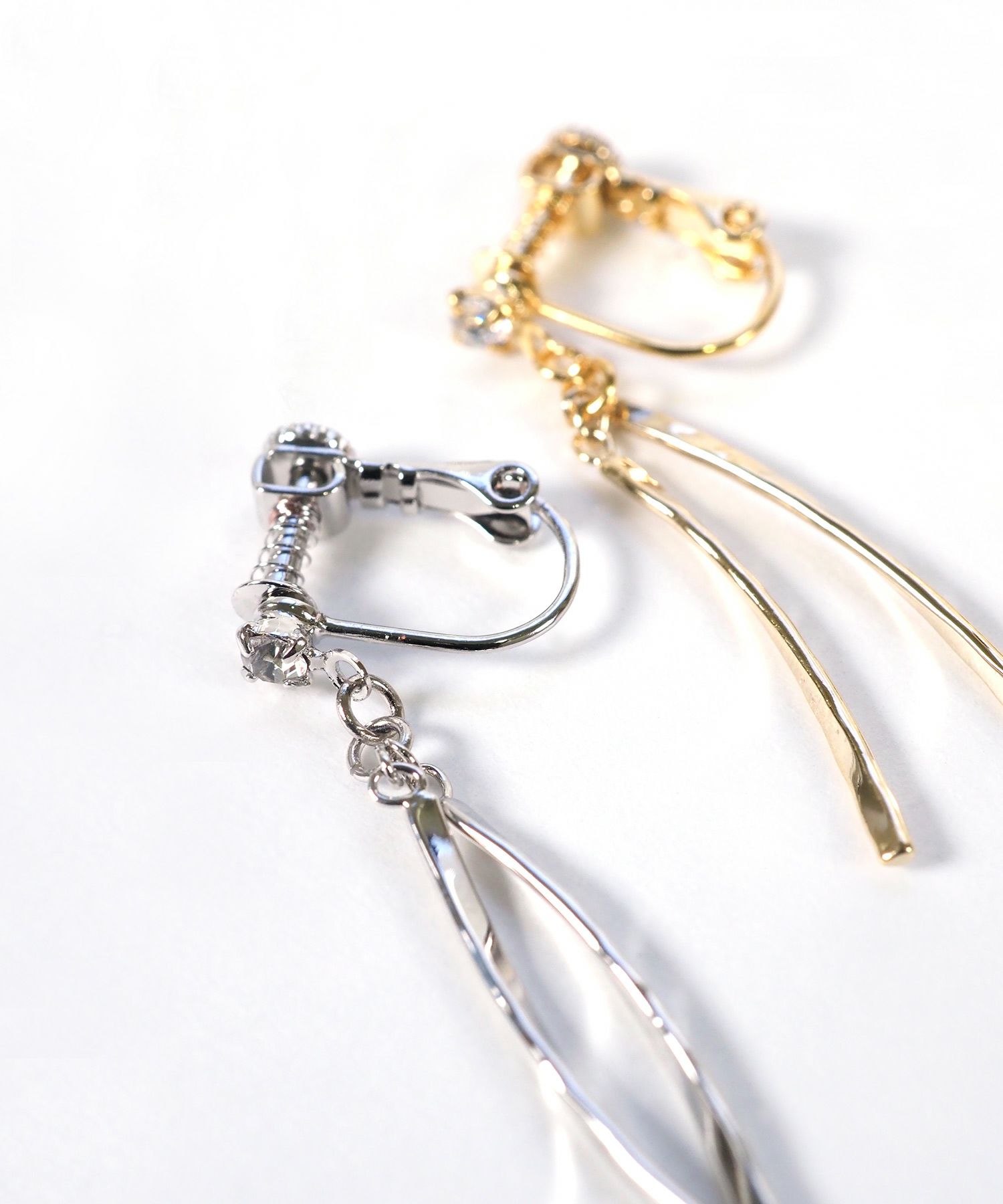 ダブルメタルバーIMFスプリングイヤリング