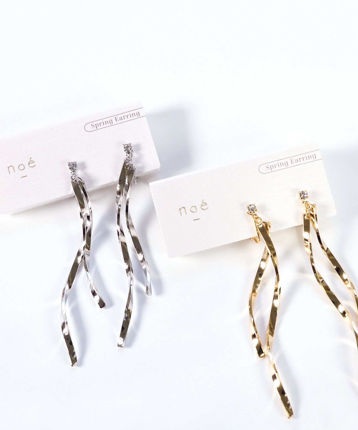 ツイストウェーブバーIMFスプリングイヤリング