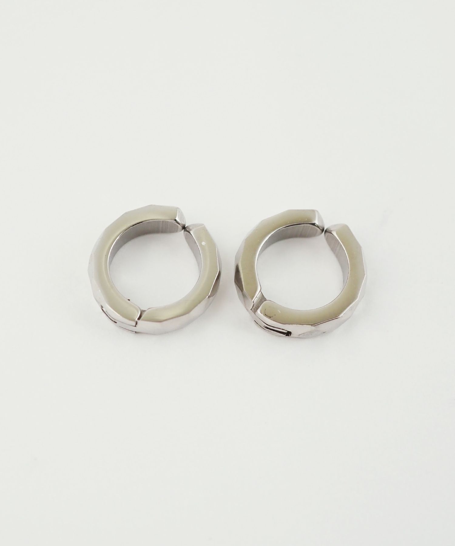 ダイヤカットワンタッチステンレスイヤリング