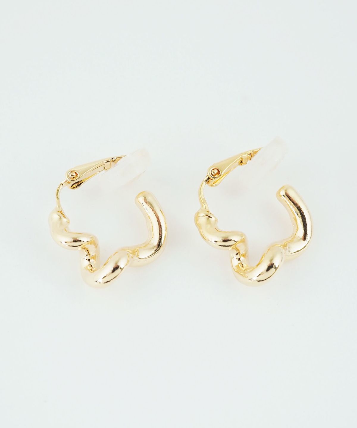 ツイストメタルフープイヤリング