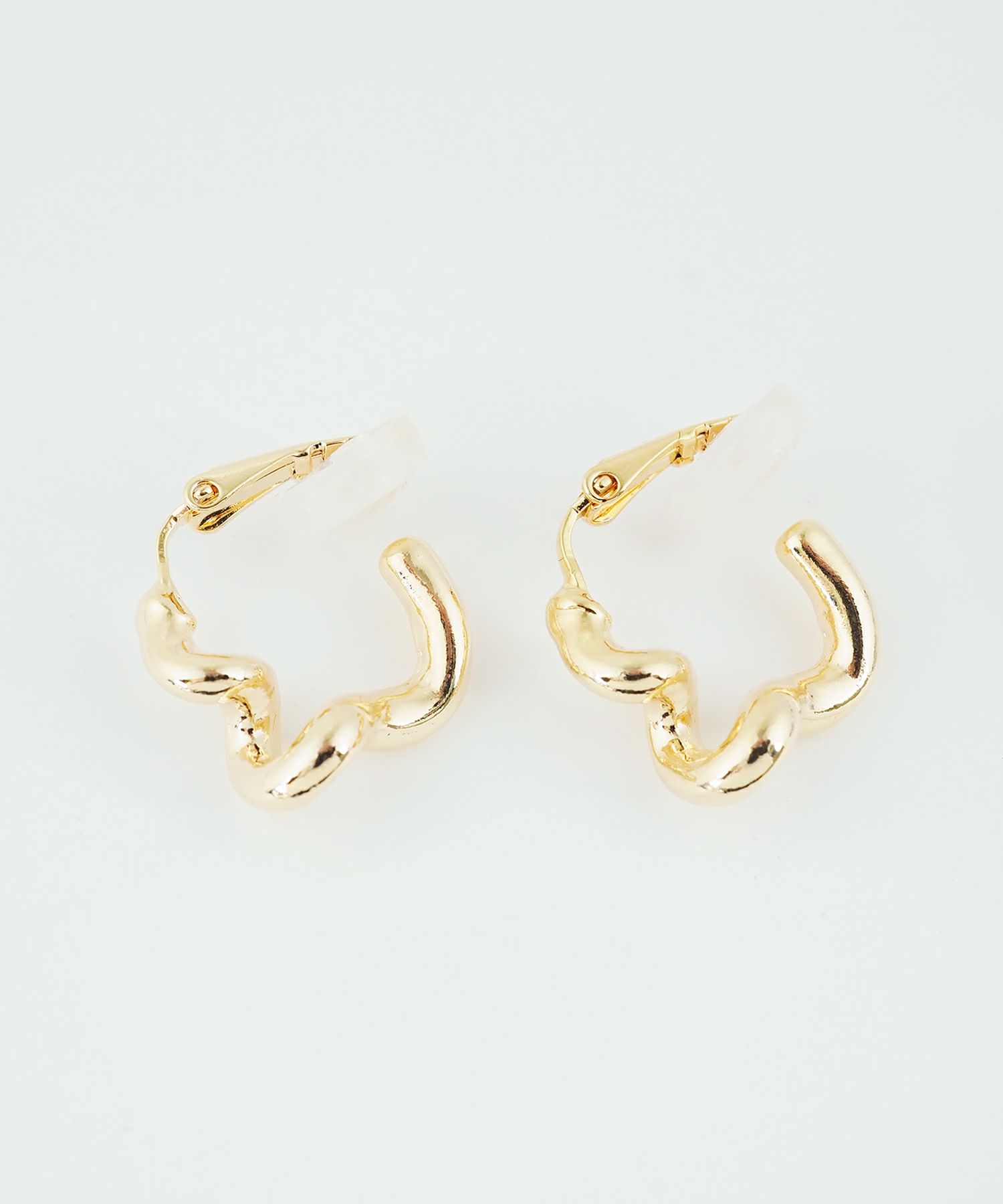 ツイストメタルフープイヤリング