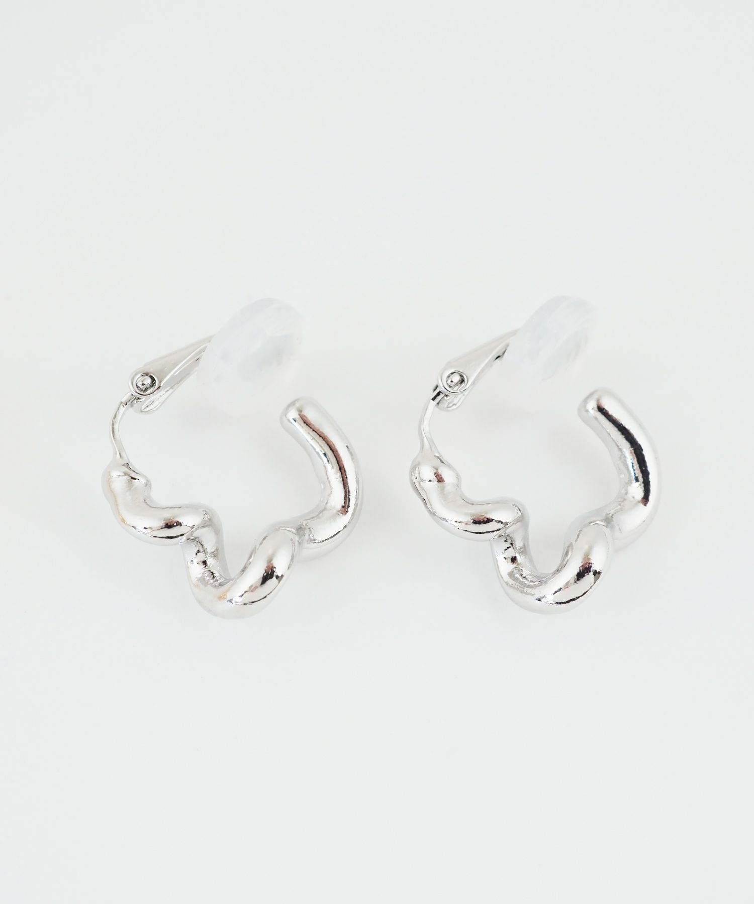 ツイストメタルフープイヤリング