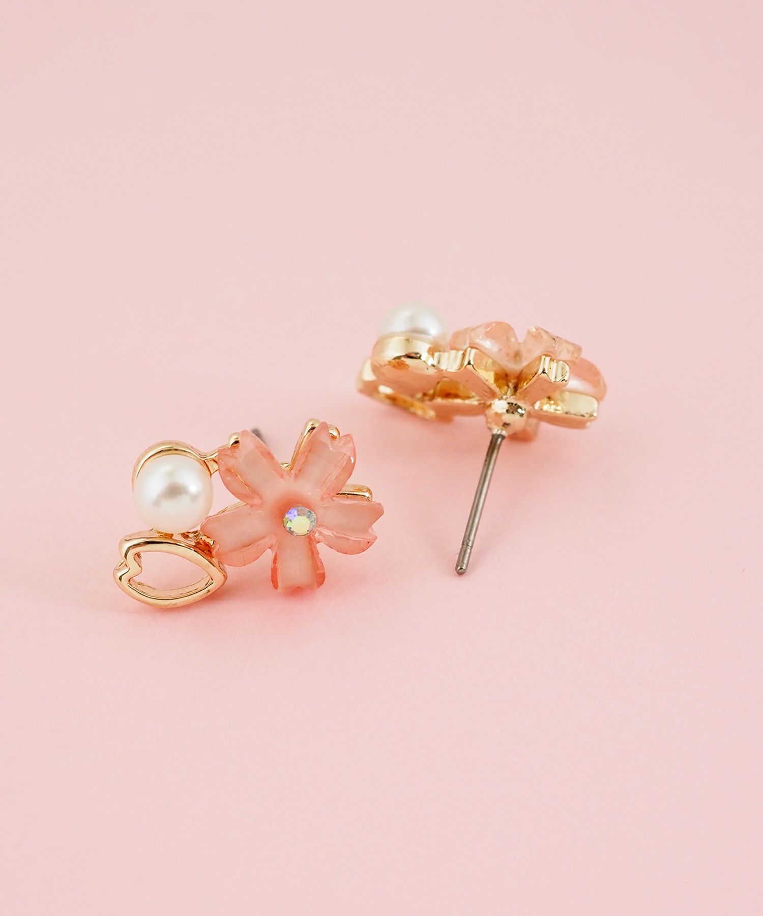 SAKURAパールチタンポストピアス